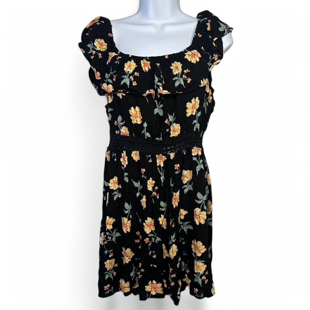Derek Heart Ruffle Neckline Sleeve in Black and Yellow Floral